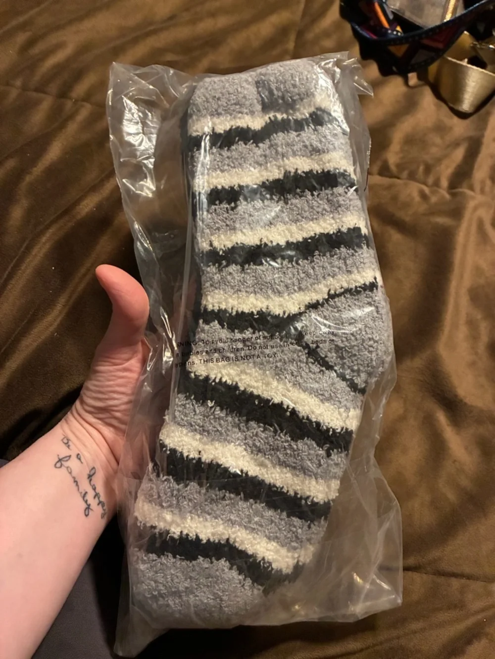 Cuddl Duds Black & Cream Fair Isle Plush Crew Socks, 3pack, new in bag